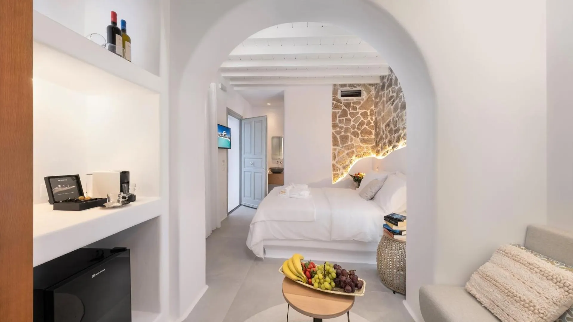 Legendary Suites Mykonos Town 4*,