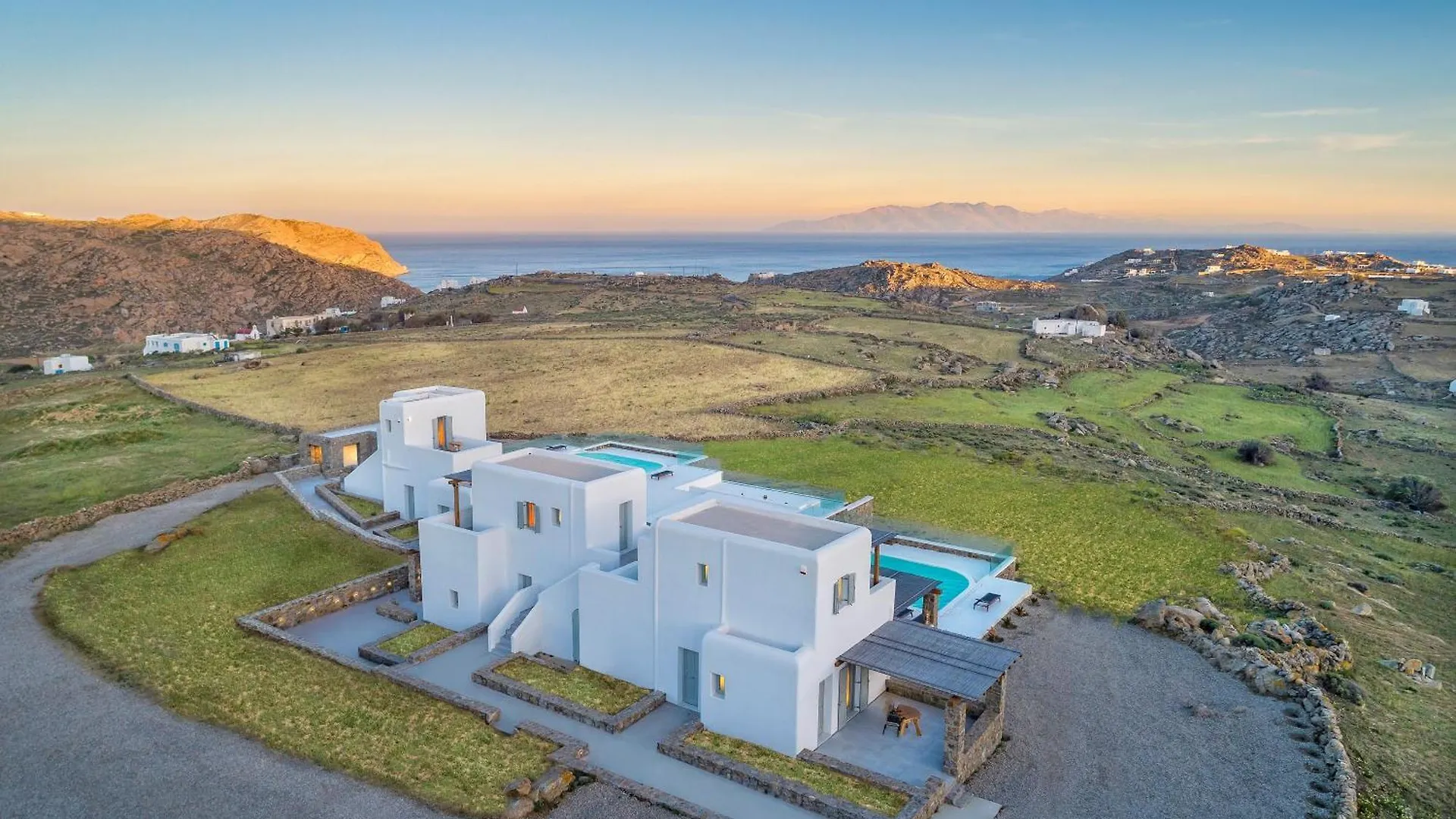 Legendary Suites Mykonos Town Hotel