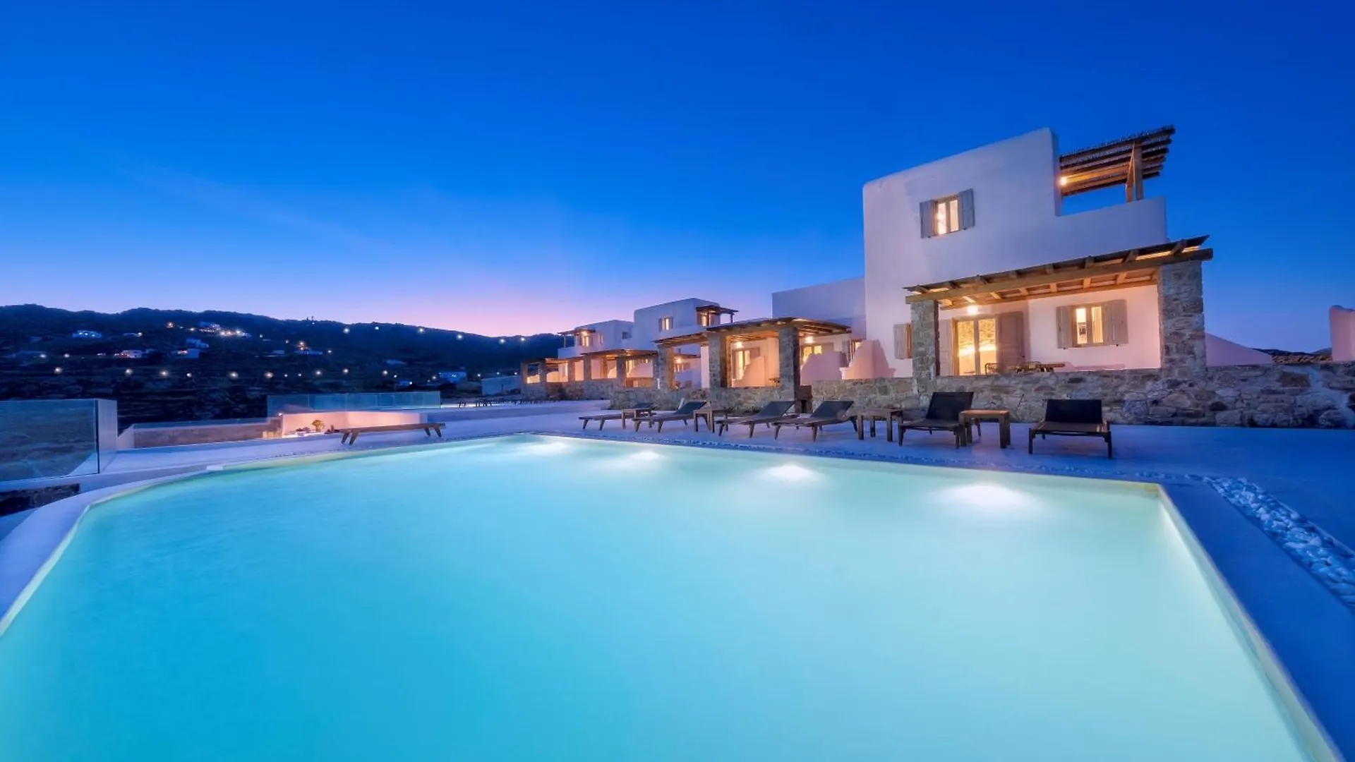 Legendary Suites Mykonos Town 4*,  Řecko