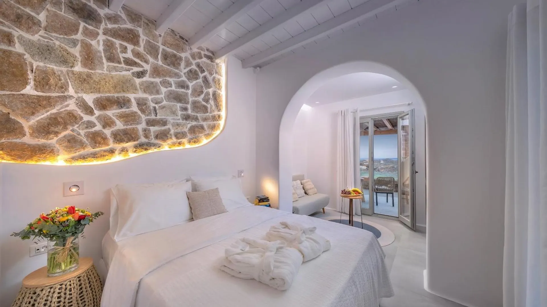 Legendary Suites Mykonos Town 4*,