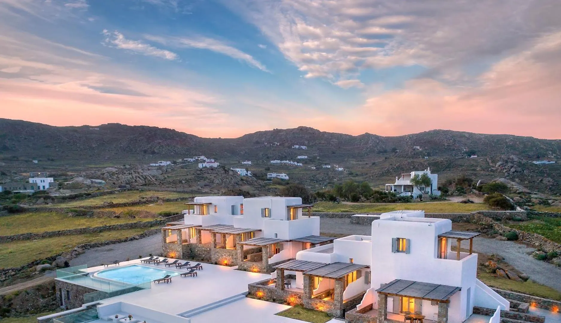 Legendary Suites Mykonos Town 4*,  اليونان