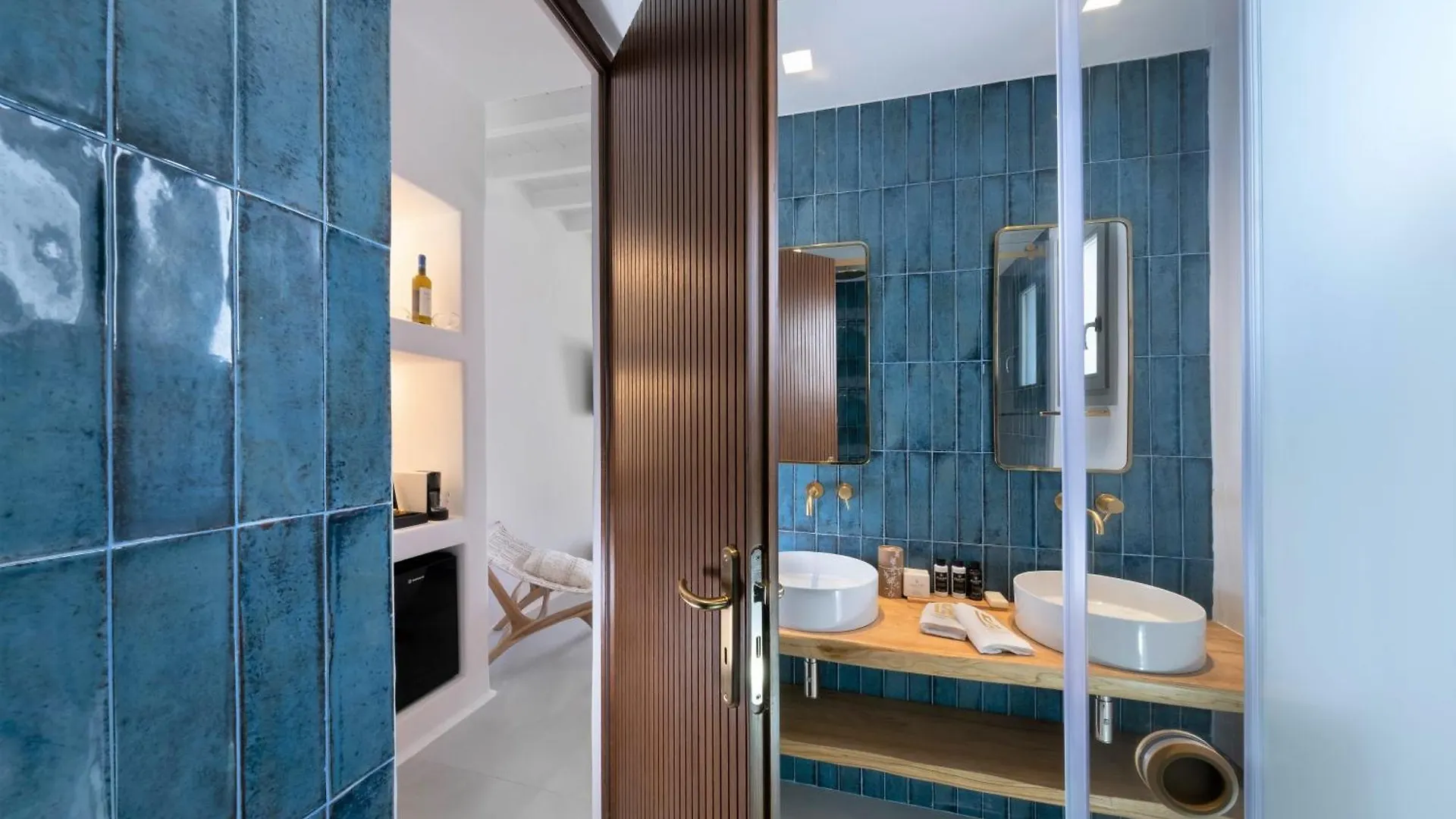 Legendary Suites Mykonos Town 4*,  اليونان